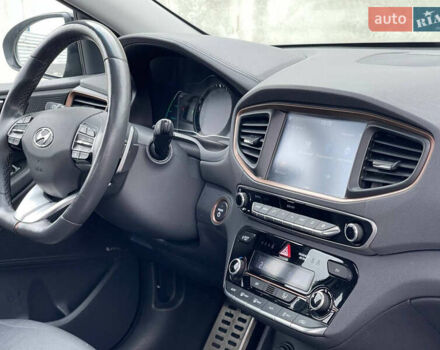 Черный Хендай Ioniq, объемом двигателя 0 л и пробегом 45 тыс. км за 16500 $, фото 21 на Automoto.ua