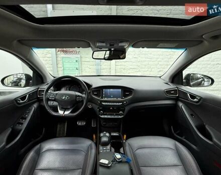 Чорний Хендай Ioniq, об'ємом двигуна 0 л та пробігом 108 тис. км за 14401 $, фото 21 на Automoto.ua