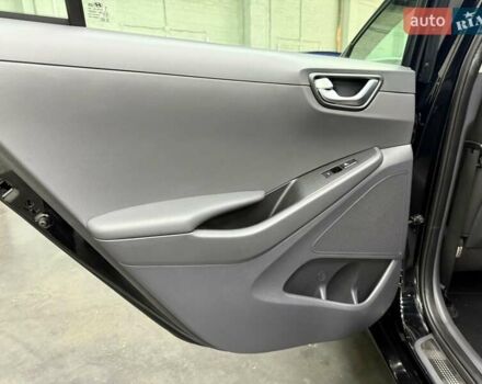 Чорний Хендай Ioniq, об'ємом двигуна 0 л та пробігом 108 тис. км за 14401 $, фото 32 на Automoto.ua