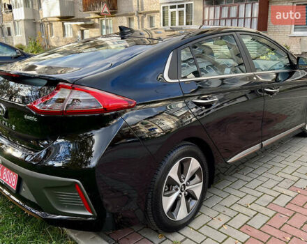 Чорний Хендай Ioniq, об'ємом двигуна 0 л та пробігом 90 тис. км за 14150 $, фото 7 на Automoto.ua