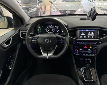 Чорний Хендай Ioniq, об'ємом двигуна 0 л та пробігом 35 тис. км за 13800 $, фото 13 на Automoto.ua