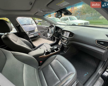 Чорний Хендай Ioniq, об'ємом двигуна 0 л та пробігом 90 тис. км за 14150 $, фото 40 на Automoto.ua