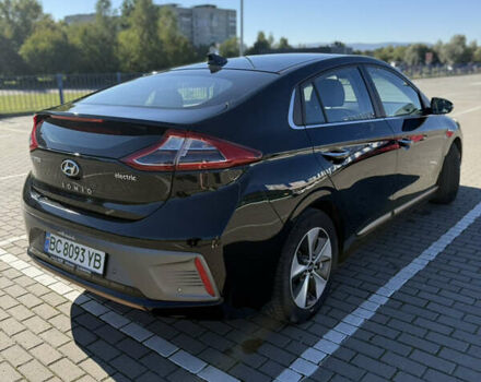 Черный Хендай Ioniq, объемом двигателя 0 л и пробегом 45 тыс. км за 16500 $, фото 8 на Automoto.ua