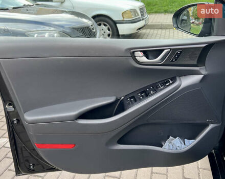 Чорний Хендай Ioniq, об'ємом двигуна 0 л та пробігом 90 тис. км за 14150 $, фото 34 на Automoto.ua