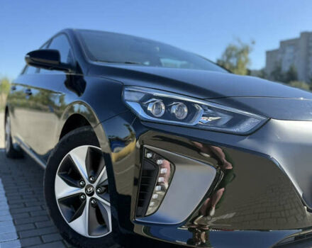 Черный Хендай Ioniq, объемом двигателя 0 л и пробегом 45 тыс. км за 16500 $, фото 5 на Automoto.ua
