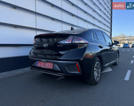 Чорний Хендай Ioniq, об'ємом двигуна 0 л та пробігом 102 тис. км за 14900 $, фото 7 на Automoto.ua