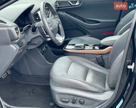 Черный Хендай Ioniq, объемом двигателя 0 л и пробегом 45 тыс. км за 16500 $, фото 22 на Automoto.ua