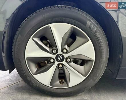 Чорний Хендай Ioniq, об'ємом двигуна 0 л та пробігом 108 тис. км за 14401 $, фото 12 на Automoto.ua