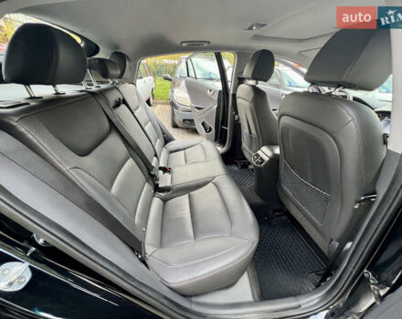 Чорний Хендай Ioniq, об'ємом двигуна 0 л та пробігом 90 тис. км за 14150 $, фото 45 на Automoto.ua