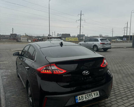 Черный Хендай Ioniq, объемом двигателя 0 л и пробегом 94 тыс. км за 14200 $, фото 4 на Automoto.ua