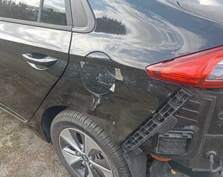 Черный Хендай Ioniq, объемом двигателя 0 л и пробегом 85 тыс. км за 7200 $, фото 5 на Automoto.ua