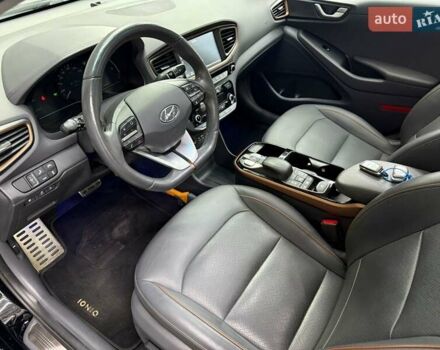Чорний Хендай Ioniq, об'ємом двигуна 0 л та пробігом 108 тис. км за 14401 $, фото 19 на Automoto.ua