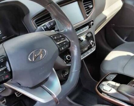 Черный Хендай Ioniq, объемом двигателя 0 л и пробегом 161 тыс. км за 12500 $, фото 12 на Automoto.ua