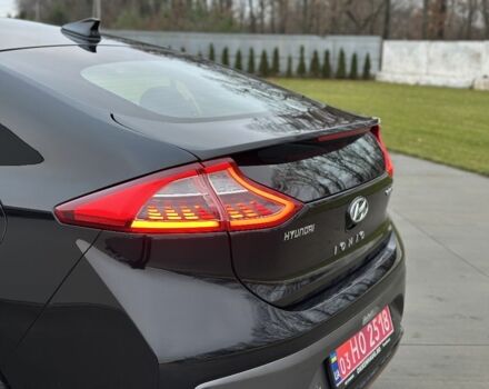 Черный Хендай Ioniq, объемом двигателя 0 л и пробегом 137 тыс. км за 12499 $, фото 6 на Automoto.ua