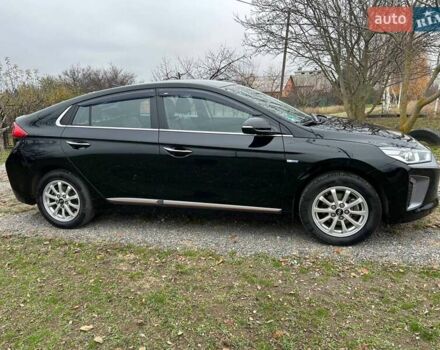 Чорний Хендай Ioniq, об'ємом двигуна 0 л та пробігом 65 тис. км за 15500 $, фото 11 на Automoto.ua