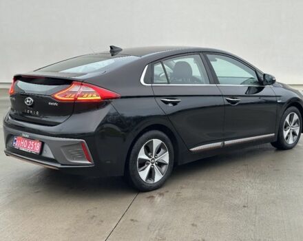 Черный Хендай Ioniq, объемом двигателя 0 л и пробегом 137 тыс. км за 12499 $, фото 3 на Automoto.ua