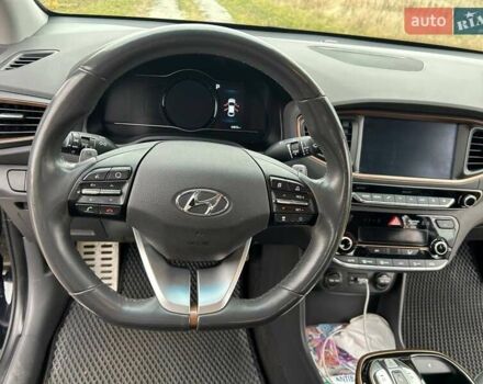 Чорний Хендай Ioniq, об'ємом двигуна 0 л та пробігом 65 тис. км за 15500 $, фото 5 на Automoto.ua