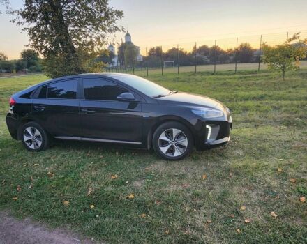 Черный Хендай Ioniq, объемом двигателя 0 л и пробегом 99 тыс. км за 12200 $, фото 2 на Automoto.ua