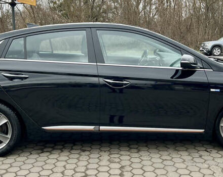 Чорний Хендай Ioniq, об'ємом двигуна 0 л та пробігом 95 тис. км за 13600 $, фото 7 на Automoto.ua