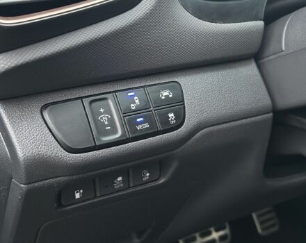 Черный Хендай Ioniq, объемом двигателя 0 л и пробегом 137 тыс. км за 12499 $, фото 11 на Automoto.ua