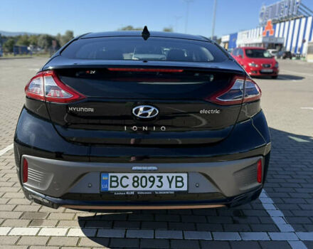 Черный Хендай Ioniq, объемом двигателя 0 л и пробегом 45 тыс. км за 16500 $, фото 7 на Automoto.ua