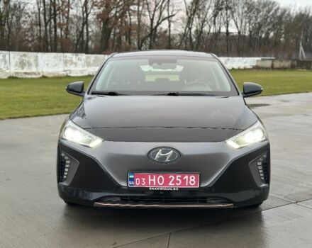 Черный Хендай Ioniq, объемом двигателя 0 л и пробегом 137 тыс. км за 12499 $, фото 1 на Automoto.ua