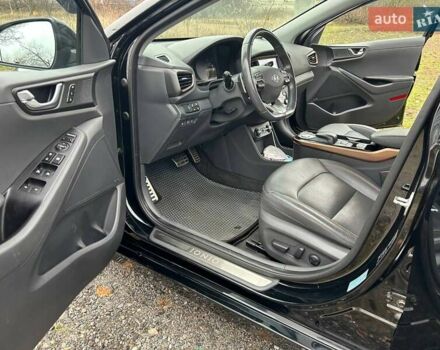 Чорний Хендай Ioniq, об'ємом двигуна 0 л та пробігом 65 тис. км за 15500 $, фото 8 на Automoto.ua