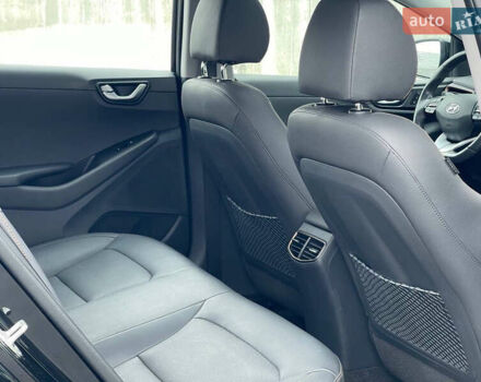 Черный Хендай Ioniq, объемом двигателя 0 л и пробегом 45 тыс. км за 16500 $, фото 16 на Automoto.ua