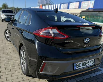 Черный Хендай Ioniq, объемом двигателя 0 л и пробегом 45 тыс. км за 16500 $, фото 6 на Automoto.ua