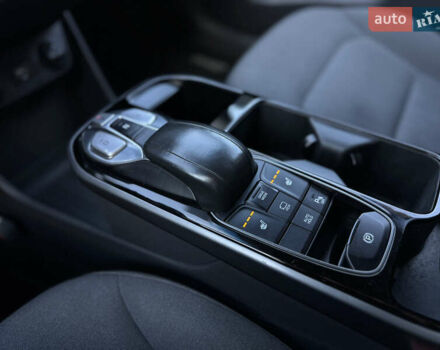 Чорний Хендай Ioniq, об'ємом двигуна 0 л та пробігом 102 тис. км за 14900 $, фото 27 на Automoto.ua