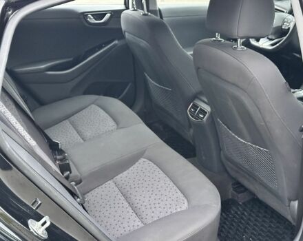 Черный Хендай Ioniq, объемом двигателя 0 л и пробегом 137 тыс. км за 12499 $, фото 17 на Automoto.ua