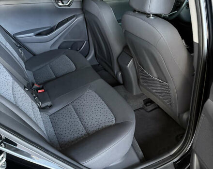 Чорний Хендай Ioniq, об'ємом двигуна 0 л та пробігом 113 тис. км за 12500 $, фото 16 на Automoto.ua