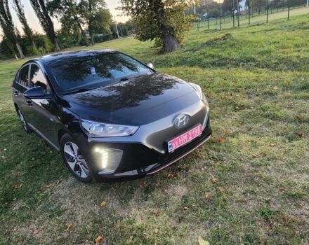 Черный Хендай Ioniq, объемом двигателя 0 л и пробегом 99 тыс. км за 12200 $, фото 14 на Automoto.ua