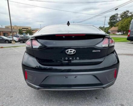 Черный Хендай Ioniq, объемом двигателя 0 л и пробегом 35 тыс. км за 13000 $, фото 6 на Automoto.ua