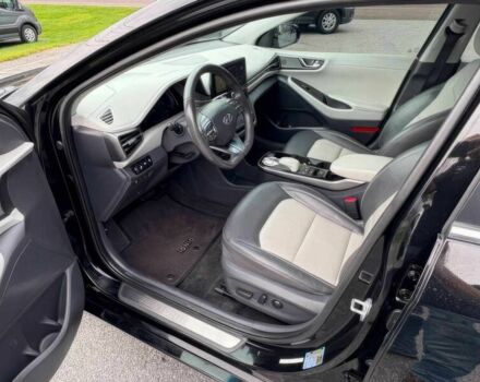 Черный Хендай Ioniq, объемом двигателя 0 л и пробегом 35 тыс. км за 13000 $, фото 8 на Automoto.ua