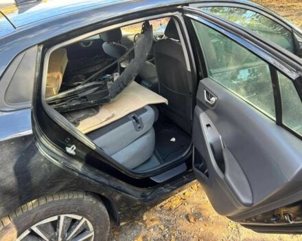 Чорний Хендай Ioniq, об'ємом двигуна 0 л та пробігом 139 тис. км за 7000 $, фото 4 на Automoto.ua