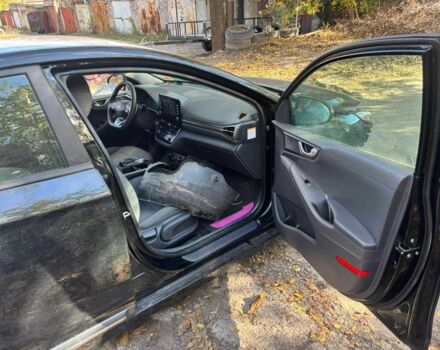 Чорний Хендай Ioniq, об'ємом двигуна 0 л та пробігом 139 тис. км за 7000 $, фото 5 на Automoto.ua