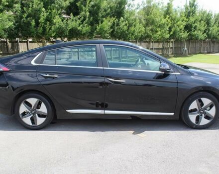 Чорний Хендай Ioniq, об'ємом двигуна 1.6 л та пробігом 13 тис. км за 10000 $, фото 6 на Automoto.ua