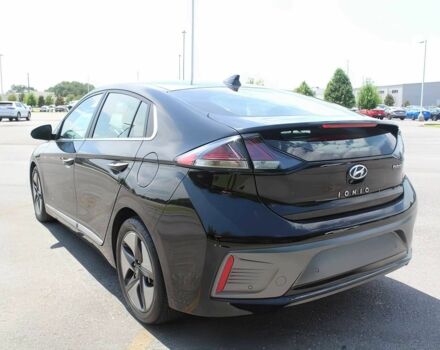 Чорний Хендай Ioniq, об'ємом двигуна 1.6 л та пробігом 13 тис. км за 10000 $, фото 5 на Automoto.ua