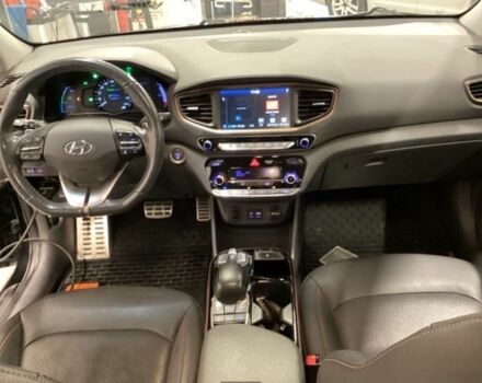 Черный Хендай Ioniq, объемом двигателя 0 л и пробегом 95 тыс. км за 10100 $, фото 3 на Automoto.ua