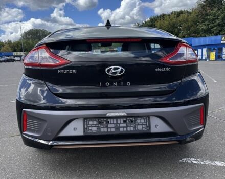Черный Хендай Ioniq, объемом двигателя 0 л и пробегом 121 тыс. км за 12900 $, фото 19 на Automoto.ua