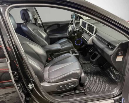 Черный Хендай Ioniq, объемом двигателя 0 л и пробегом 64 тыс. км за 29500 $, фото 7 на Automoto.ua