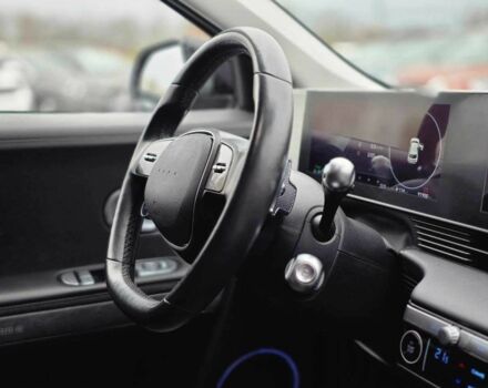 Черный Хендай Ioniq, объемом двигателя 0 л и пробегом 91 тыс. км за 25900 $, фото 15 на Automoto.ua