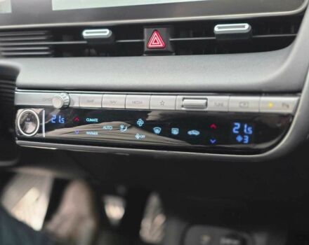 Черный Хендай Ioniq, объемом двигателя 0 л и пробегом 91 тыс. км за 25900 $, фото 11 на Automoto.ua