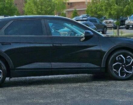 Черный Хендай Ioniq, объемом двигателя 0 л и пробегом 17 тыс. км за 11600 $, фото 4 на Automoto.ua