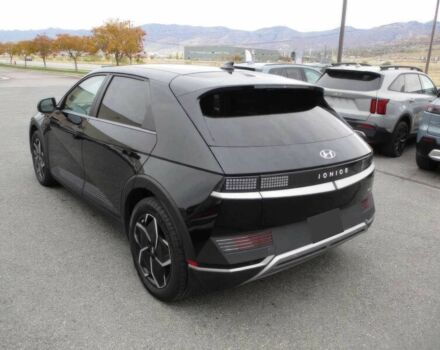Черный Хендай Ioniq, объемом двигателя 0 л и пробегом 25 тыс. км за 18000 $, фото 4 на Automoto.ua