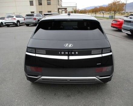 Черный Хендай Ioniq, объемом двигателя 0 л и пробегом 23 тыс. км за 14000 $, фото 5 на Automoto.ua