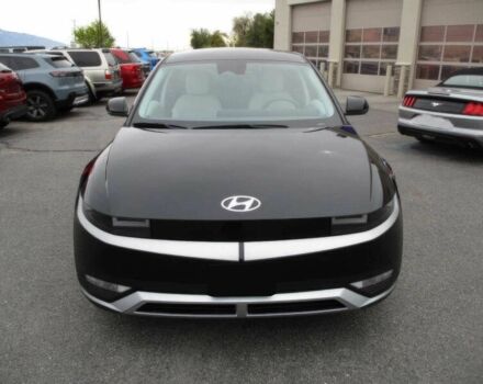 Черный Хендай Ioniq, объемом двигателя 0 л и пробегом 25 тыс. км за 18000 $, фото 1 на Automoto.ua