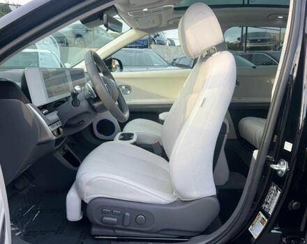 Черный Хендай Ioniq, объемом двигателя 0 л и пробегом 20 тыс. км за 22000 $, фото 9 на Automoto.ua