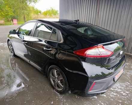 Черный Хендай Ioniq, объемом двигателя 0 л и пробегом 91 тыс. км за 13100 $, фото 2 на Automoto.ua